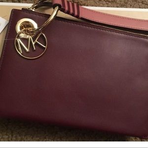 NWT MICHAEL KORS WRISTLET